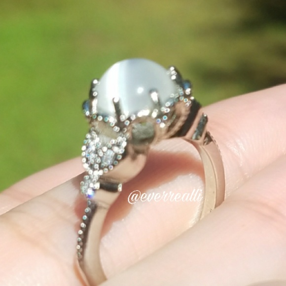 Silver Round Cat Eye Crown Vintage style Ring - Picture 5 of 7